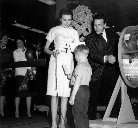 Bobbie Wygant at Grand Opening of Seminary South Shopping Center in 1962