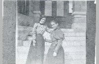 Unidentified women (087-005-011)