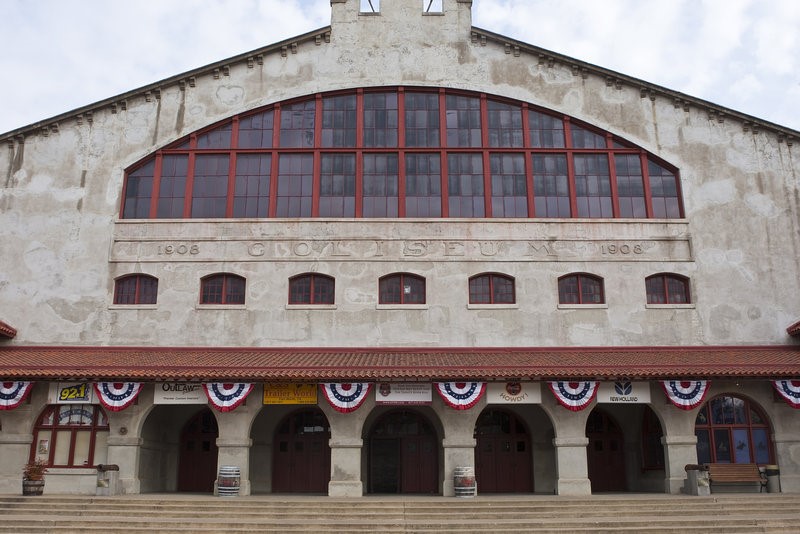Cowtown Coliseum, 2011 (018-033-341)