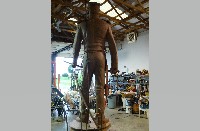 Ripley Arnold statue, Archie's Workshop, 2012 (018-033-341)