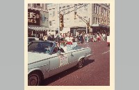 Parade (006-007-334)