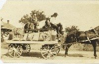 Grapevine Parade (015-043-525)