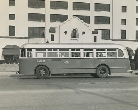 Arlington Heights bus on West 7th by Montgomery Ward, 1940