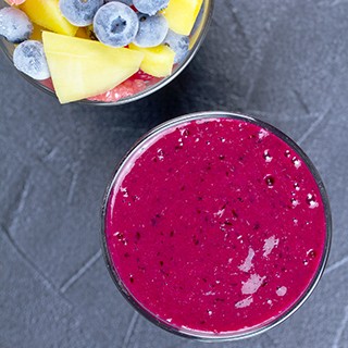 Creamy Mango Berry Smoothie 