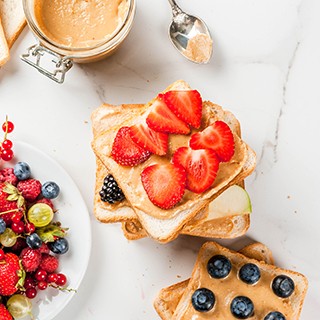 Grilled Peanut Butter, Banana and Strawberry Sandwich